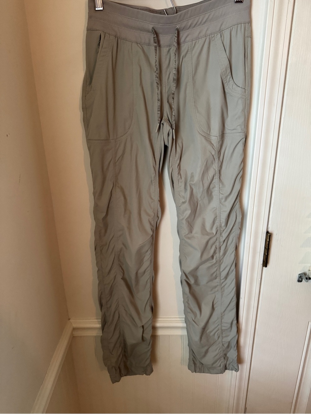 The North Face Women’s Light Taupe Face Aphrodite 2.0 Pants Size Small